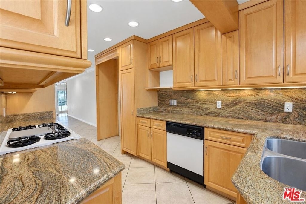 5352 Zelzah Avenue - Photo 13