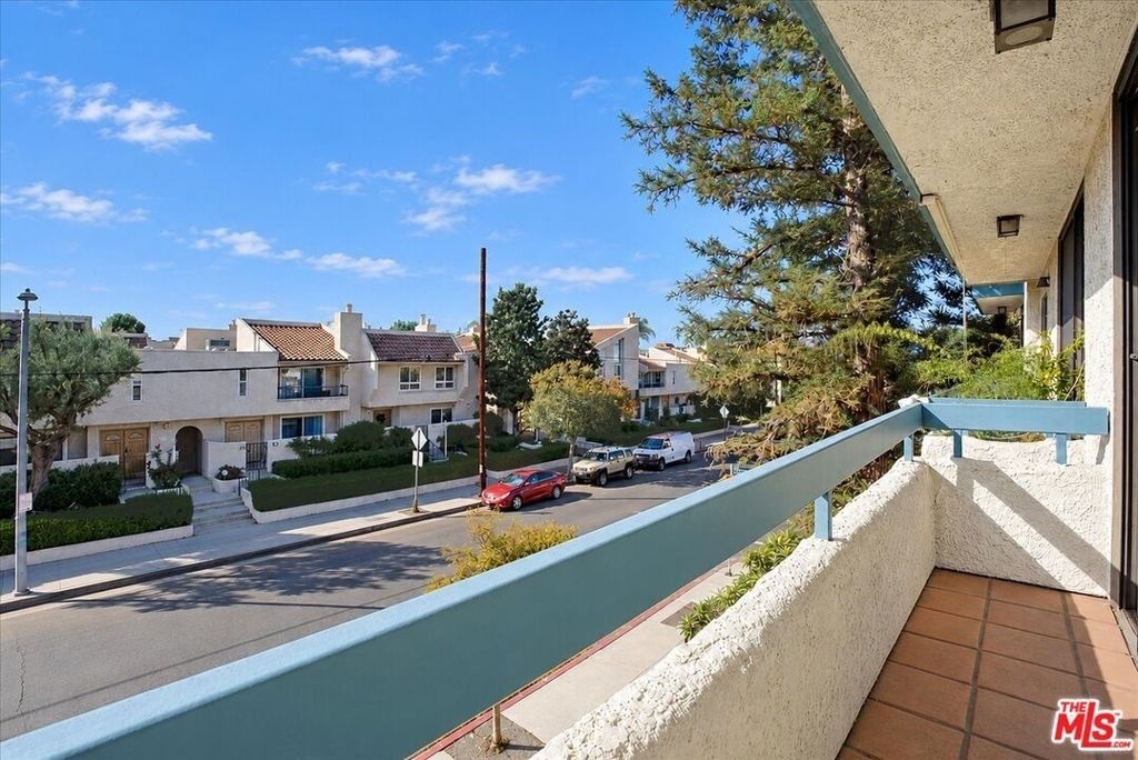 5352 Zelzah Avenue - Photo 31