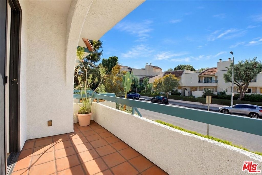5352 Zelzah Avenue - Photo 7