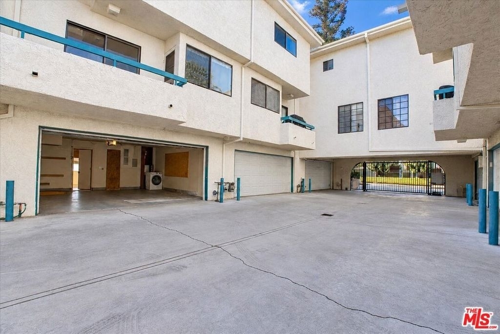 5352 Zelzah Avenue - Photo 37