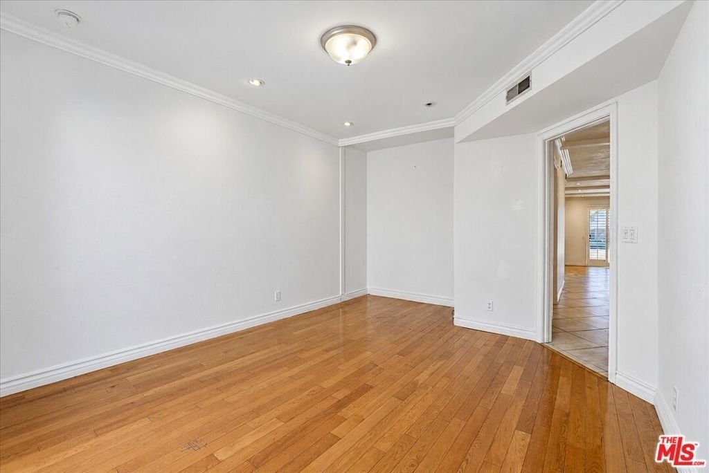 5352 Zelzah Avenue - Photo 22