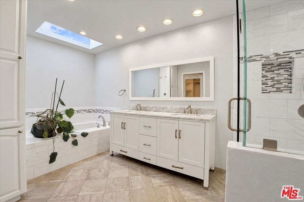 5352 Zelzah Avenue - Photo 19
