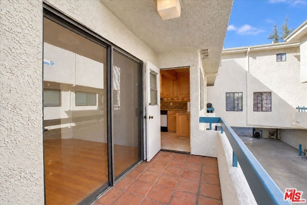 5352 Zelzah Avenue - Photo 15