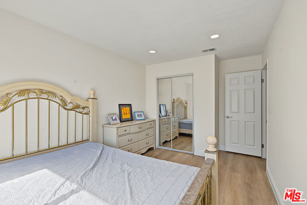 2044 Foothill Drive - Photo 25