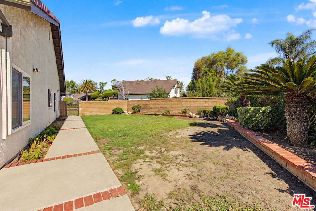 2044 Foothill Drive - Photo 40