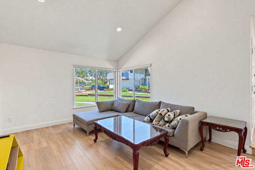 2044 Foothill Drive - Photo 9