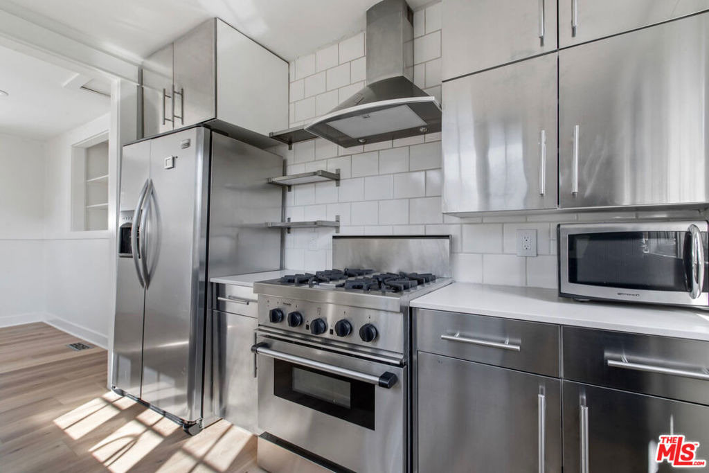 1316 N Occidental Boulevard - Photo 8