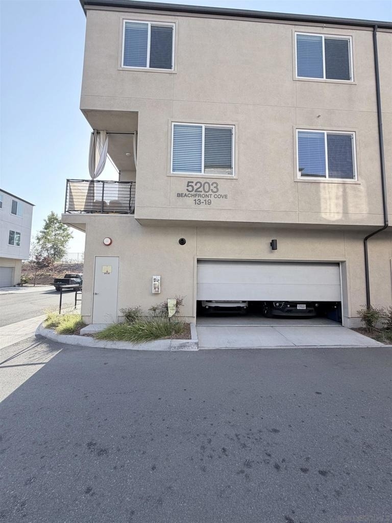 5203 Beachfront Cove - Photo 2