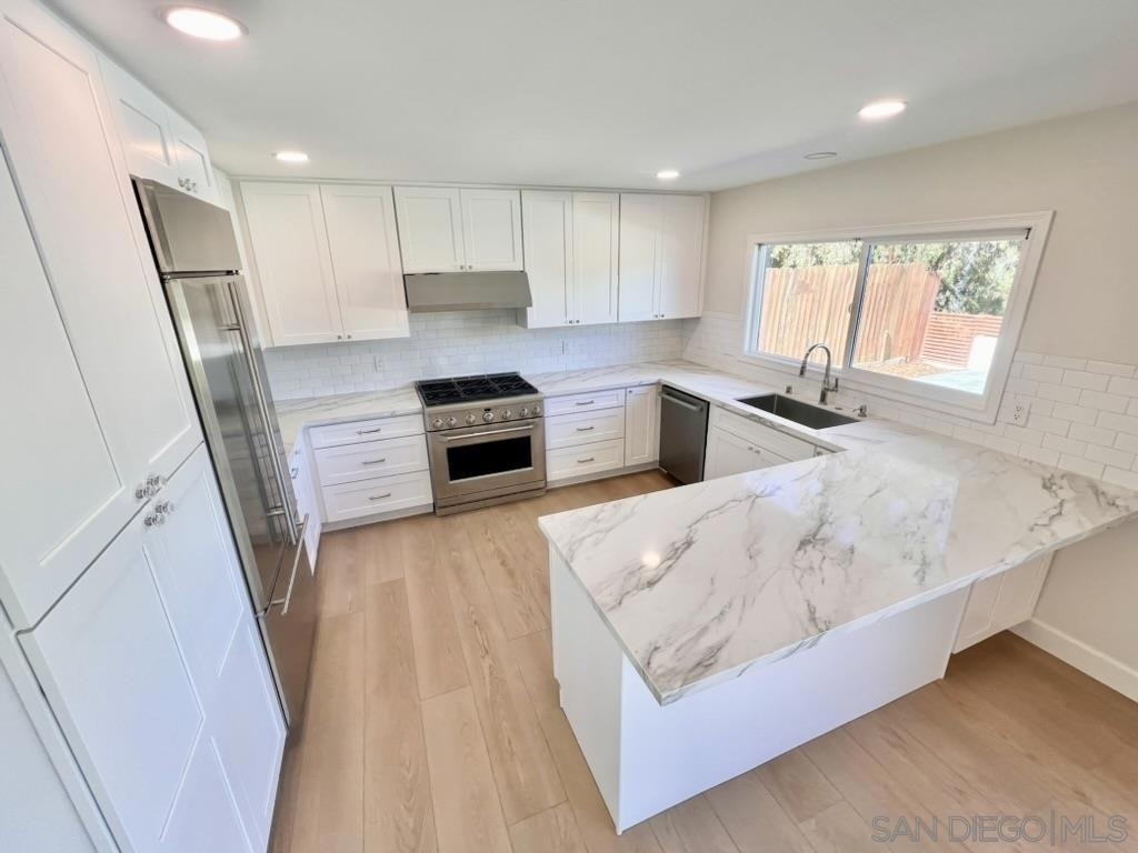 1044 Nolbey Street - Photo 3