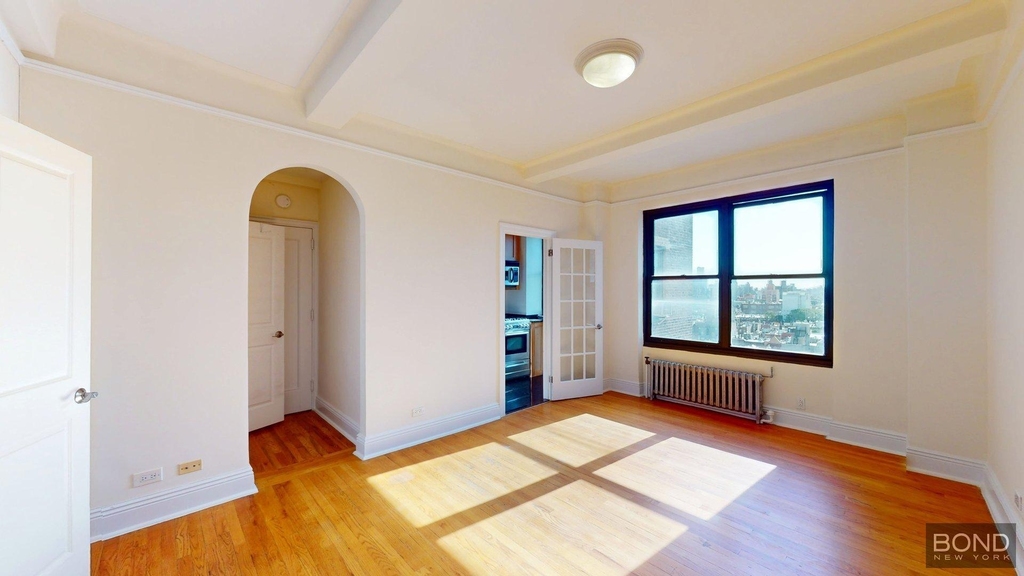 Second Avenue - Photo 1