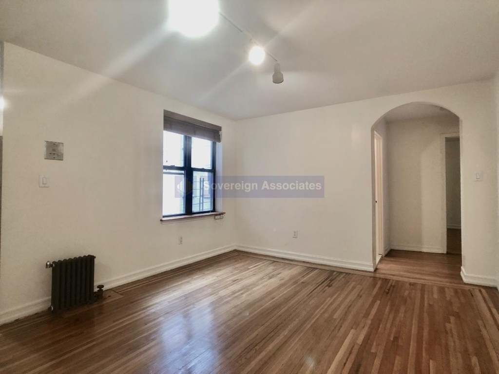 183 Pinehurst Avenue - Photo 2