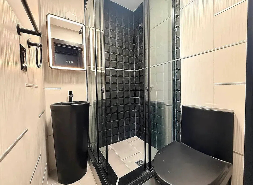 East 58th Street - Photo 6