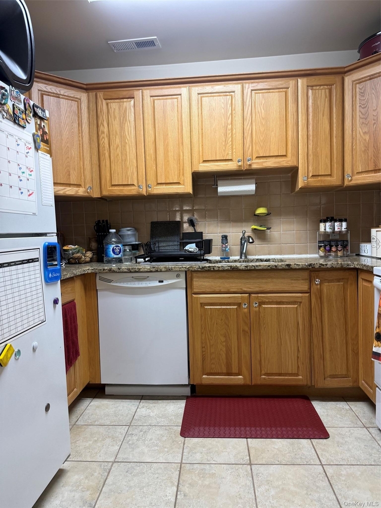 242 Tate Avenue - Photo 2