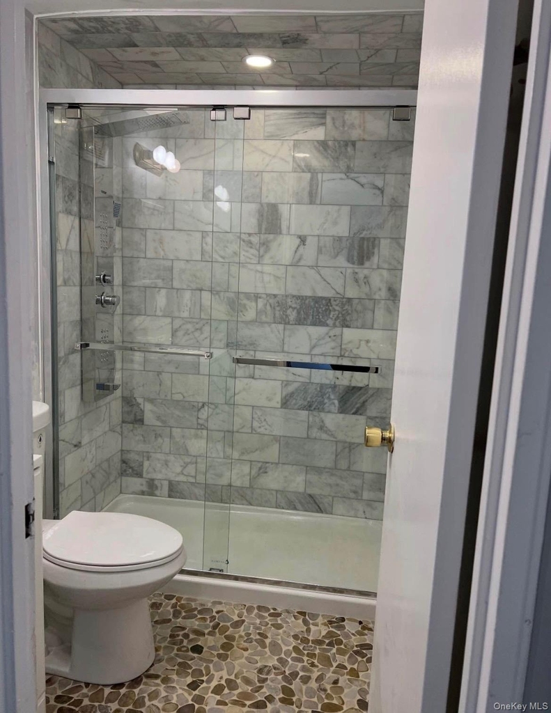 2 Jamestown Court - Photo 5