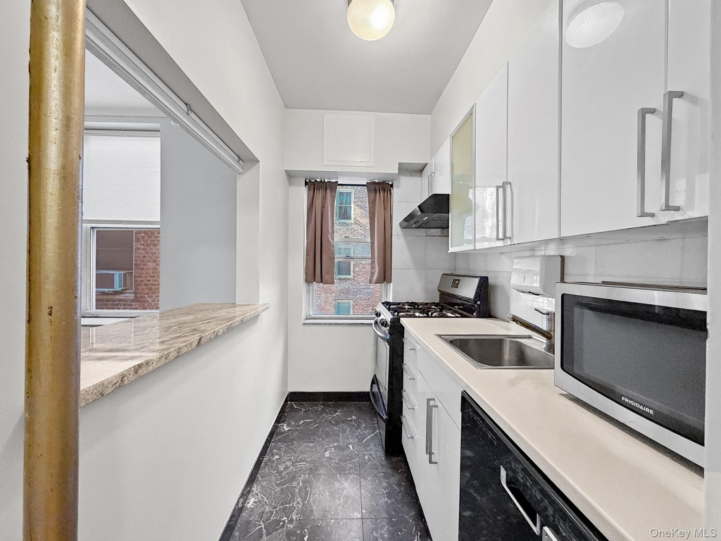 110-34 73rd Road - Photo 5