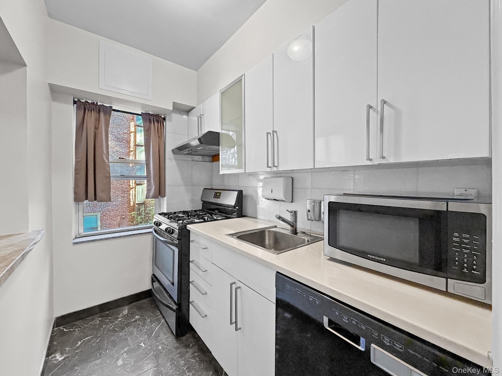 110-34 73rd Road - Photo 6