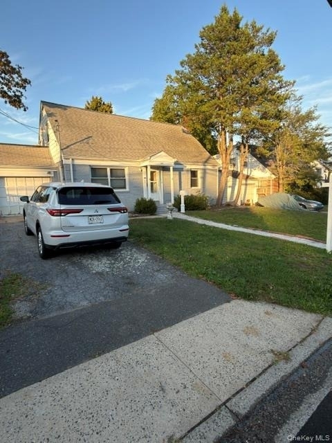 345 Walton Street - Photo 0