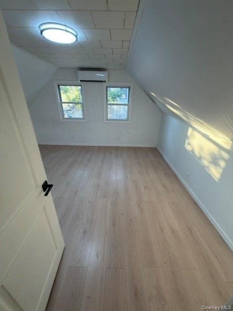 345 Walton Street - Photo 23