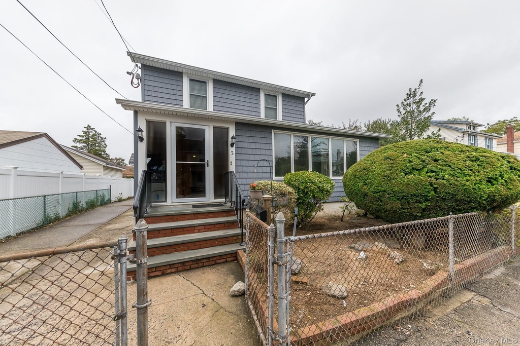 5 Lewis Place - Photo 0