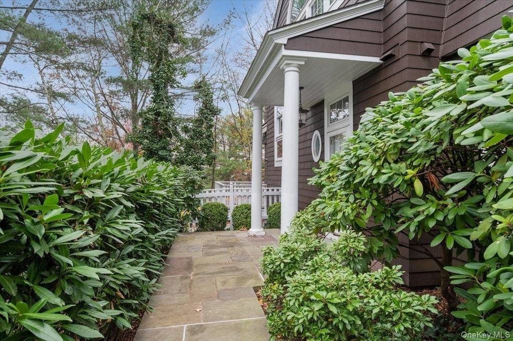 10 Old Jackson Avenue - Photo 1