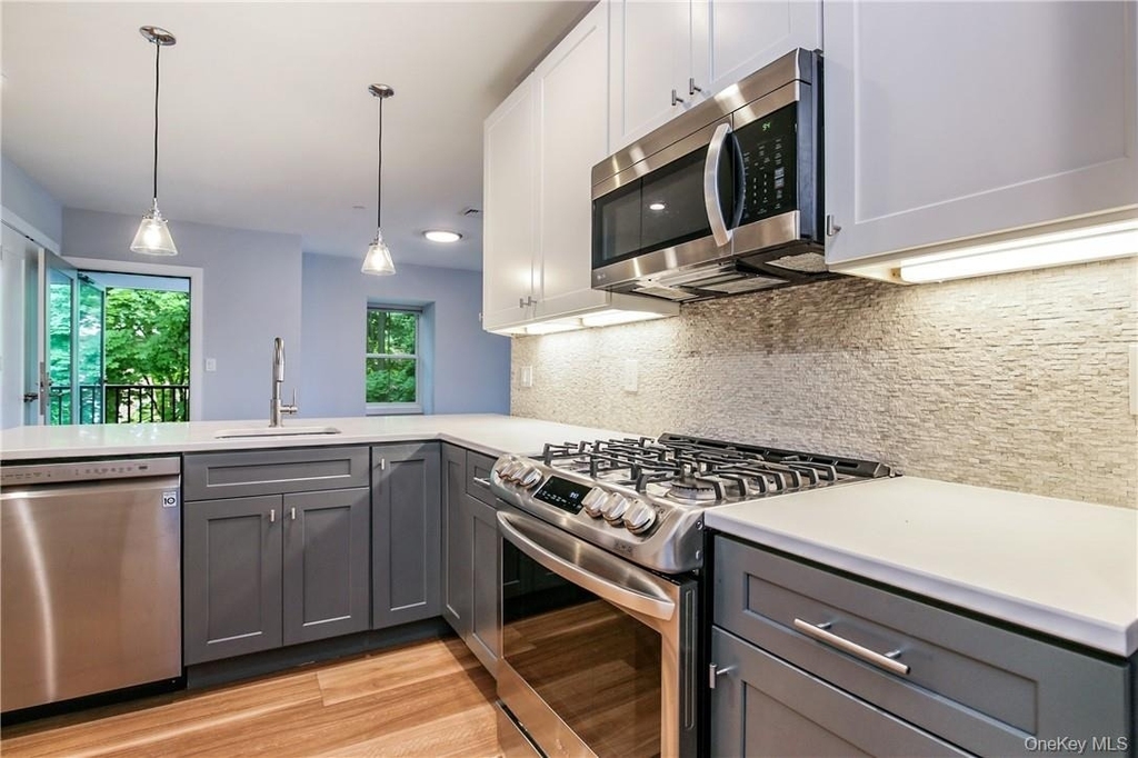 66 Main Street - Photo 10