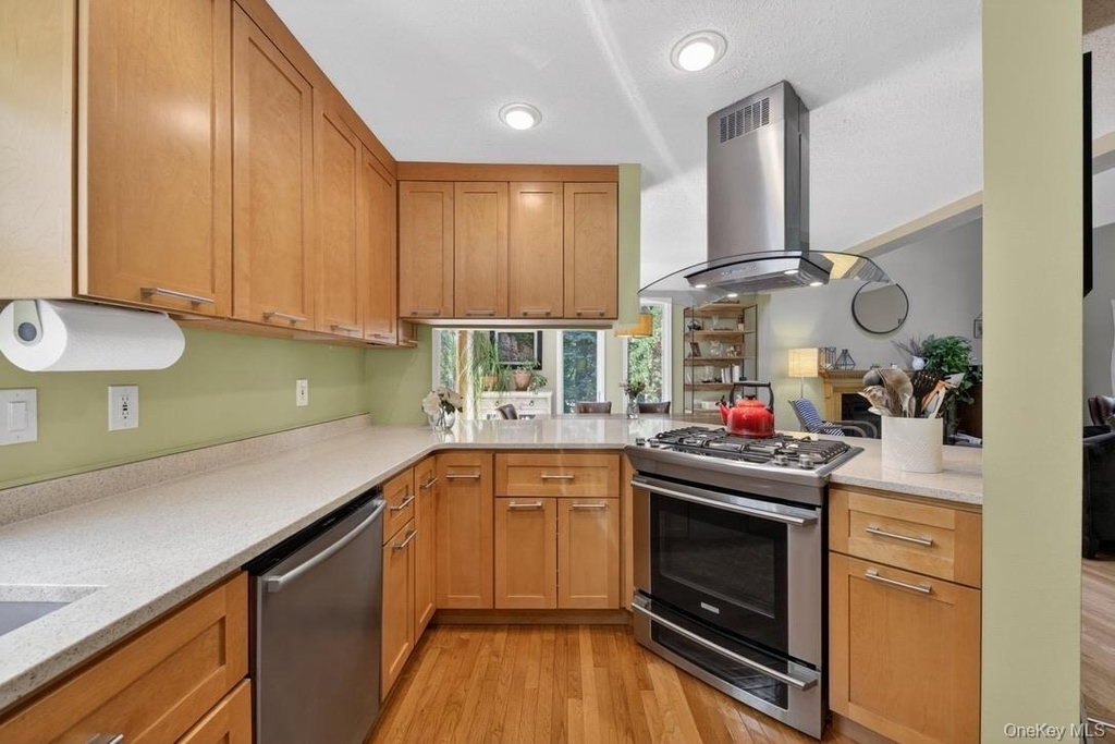 305 Oak Lane - Photo 14