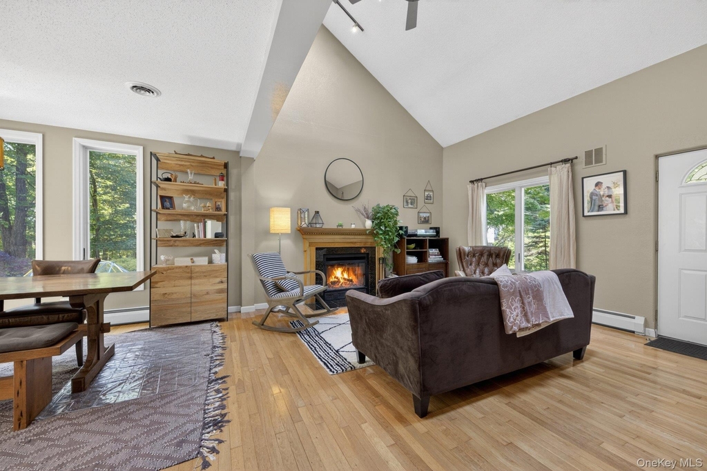 305 Oak Lane - Photo 8