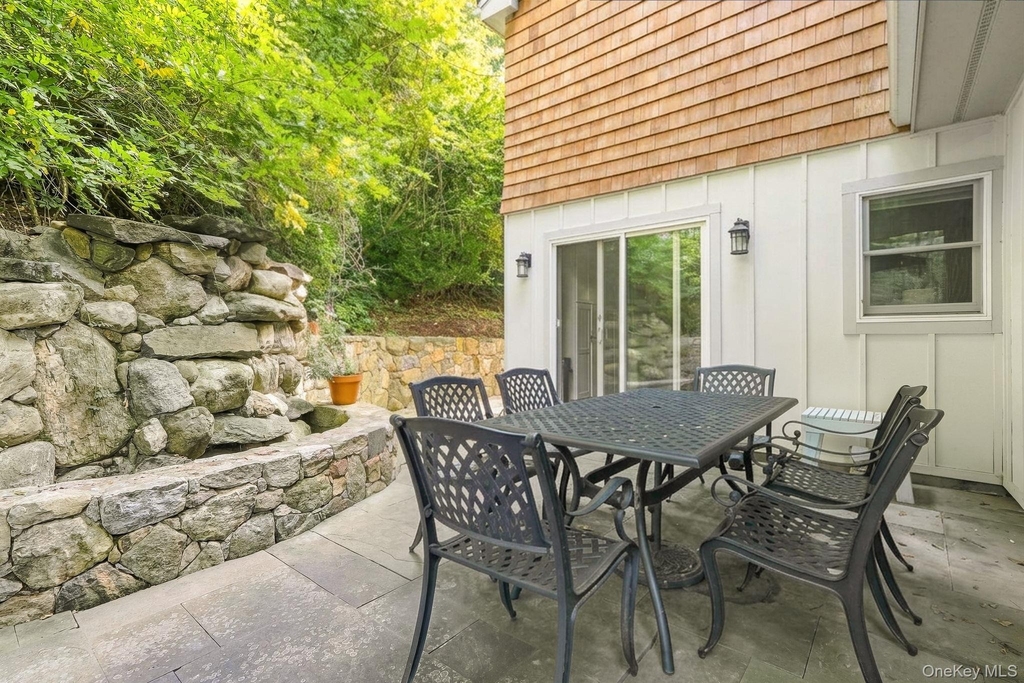 11 Hill Lane - Photo 2