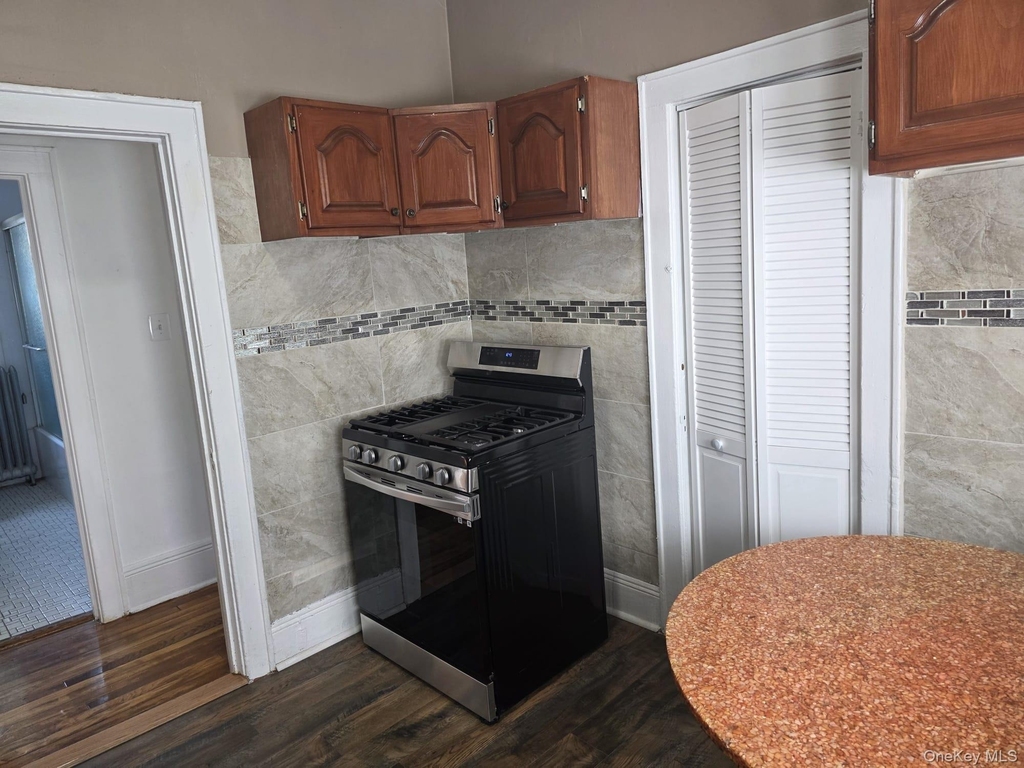 420 Bedford Avenue - Photo 8