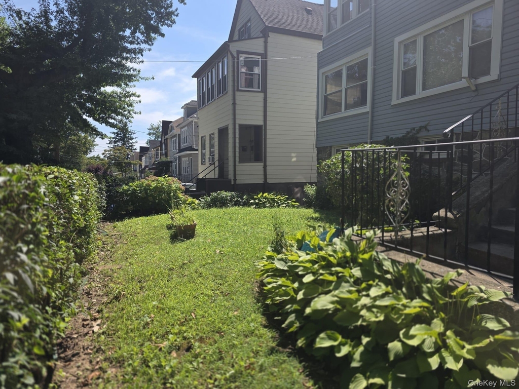 420 Bedford Avenue - Photo 32