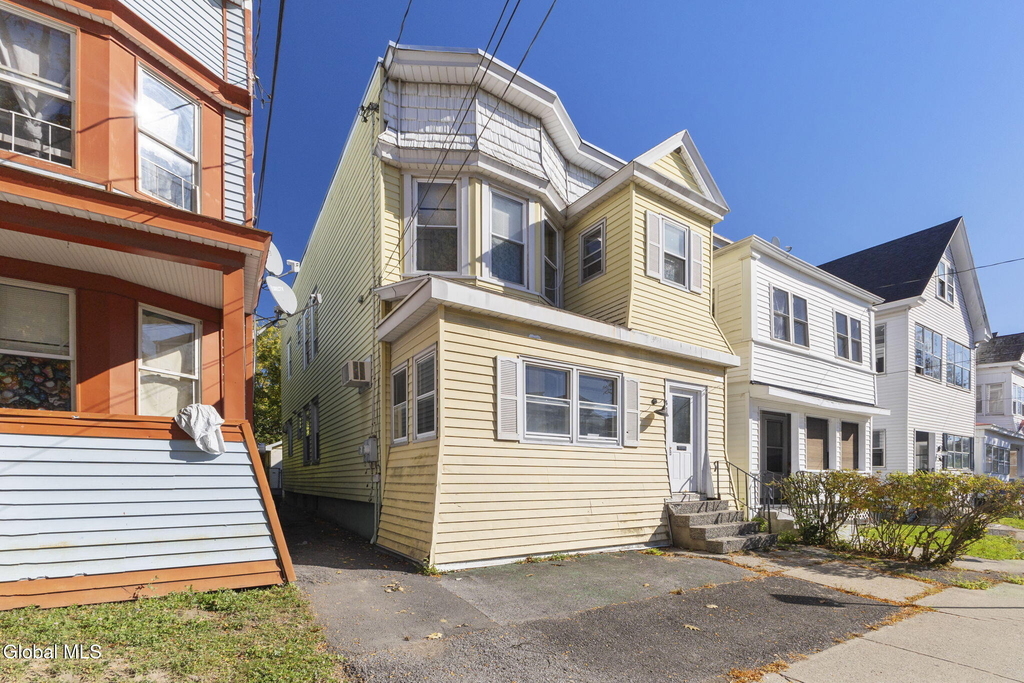 41 Marshall Street - Photo 2