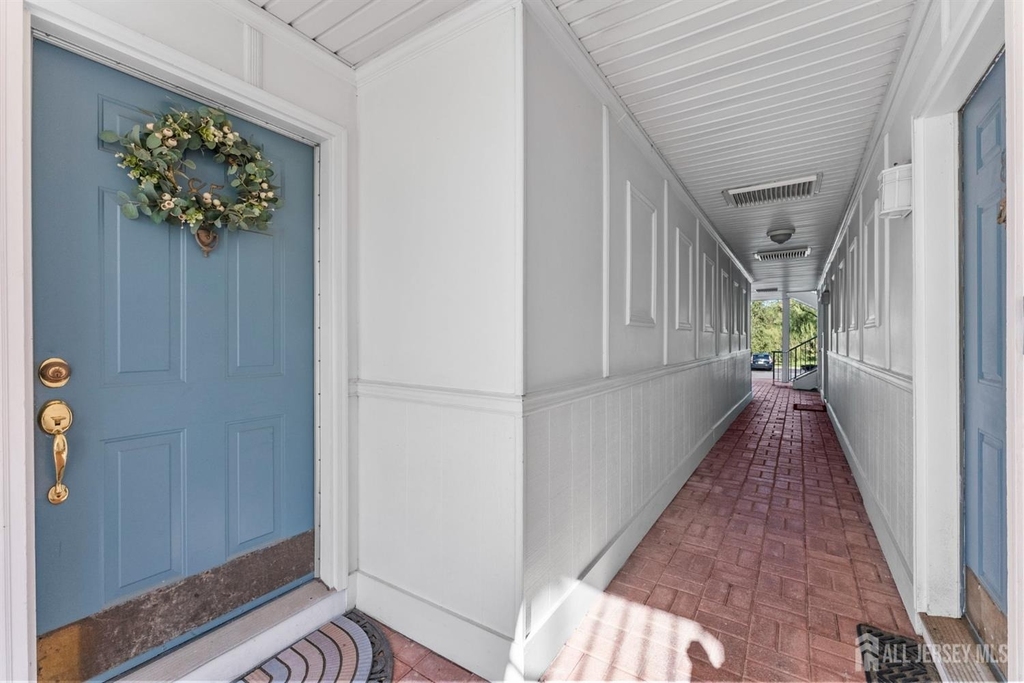 85 Caitlin Court - Photo 2