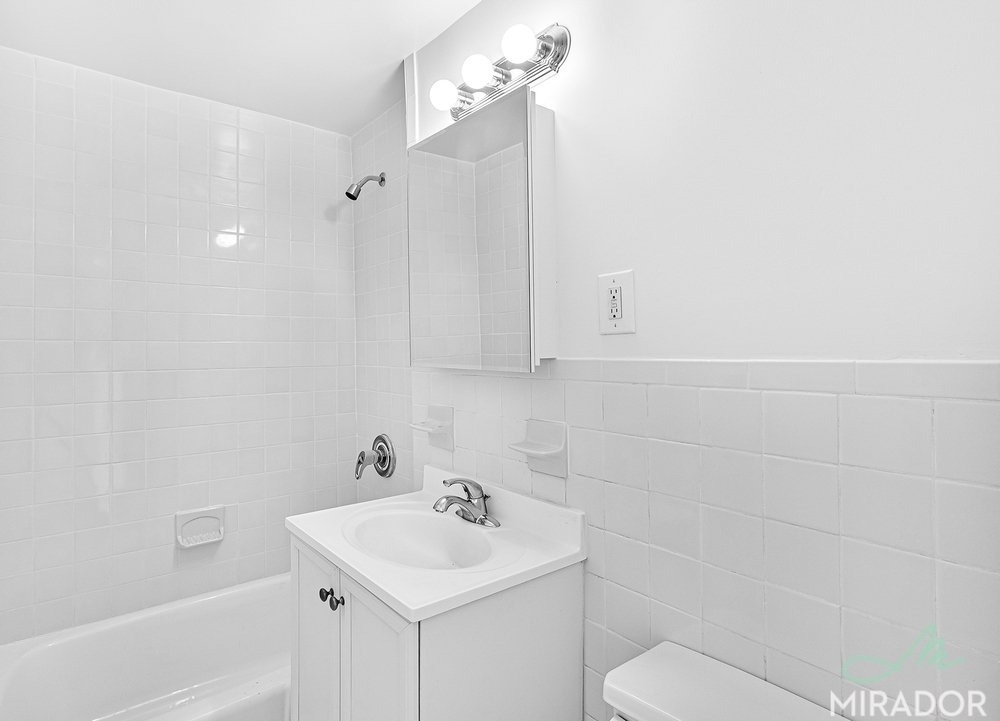 1435 York Avenue - Photo 3