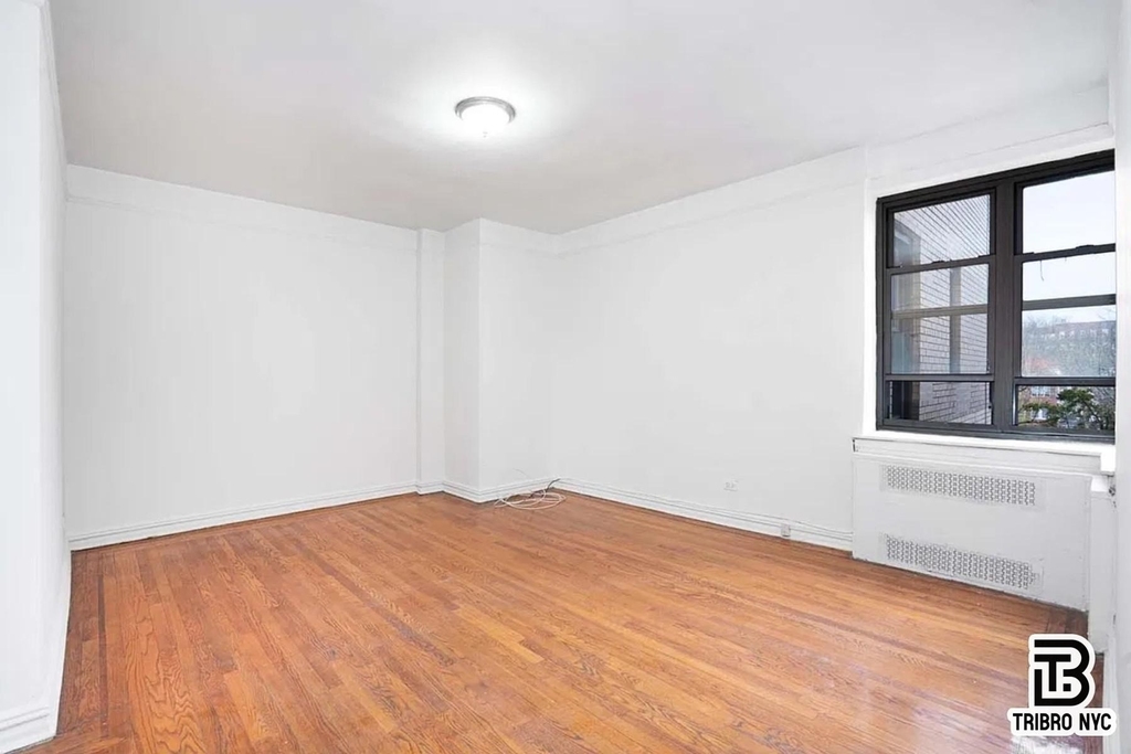 78-14 Woodside Avenue - Photo 3