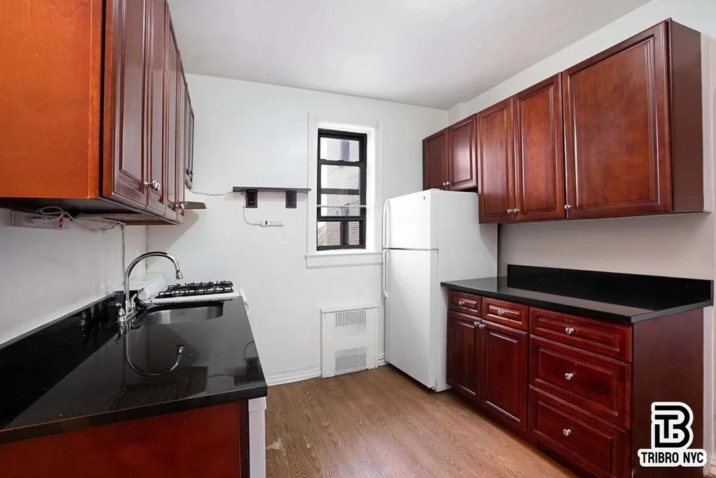 78-14 Woodside Avenue - Photo 2