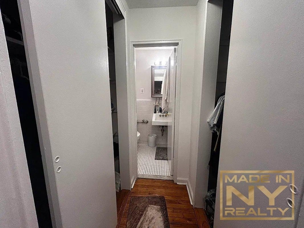320 W 30th Street - Photo 4