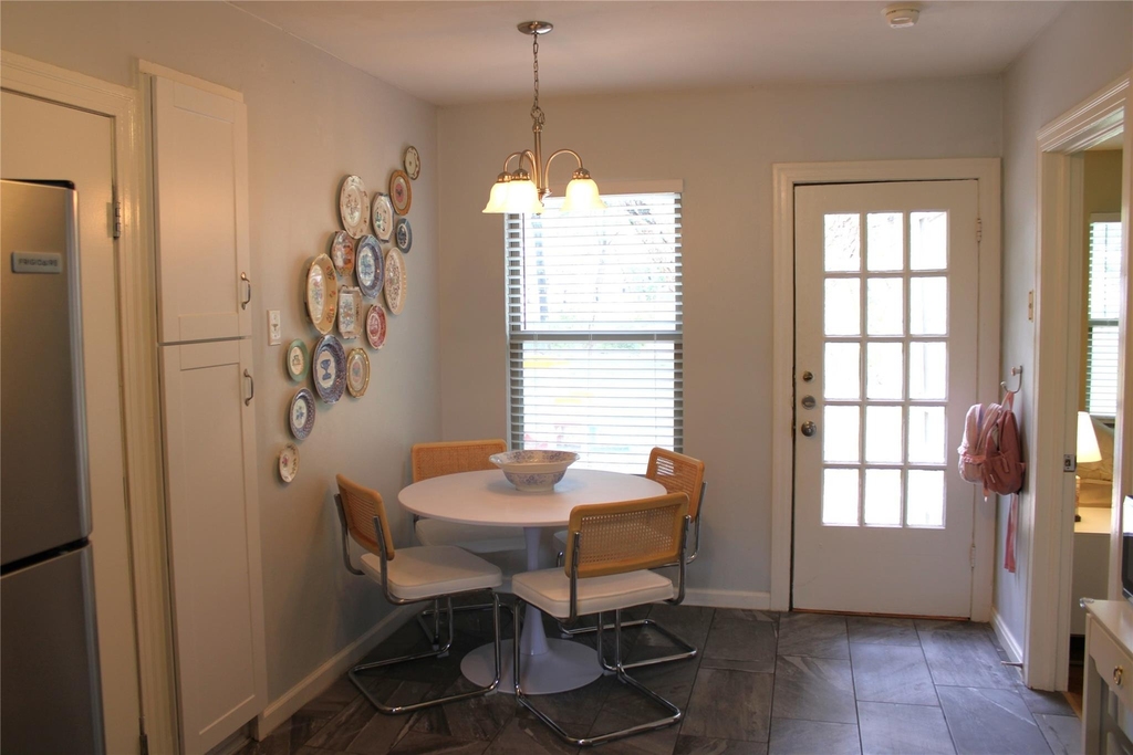 5703 Woodview Ave - Photo 5