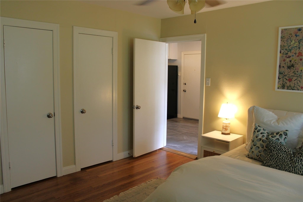 5703 Woodview Ave - Photo 13