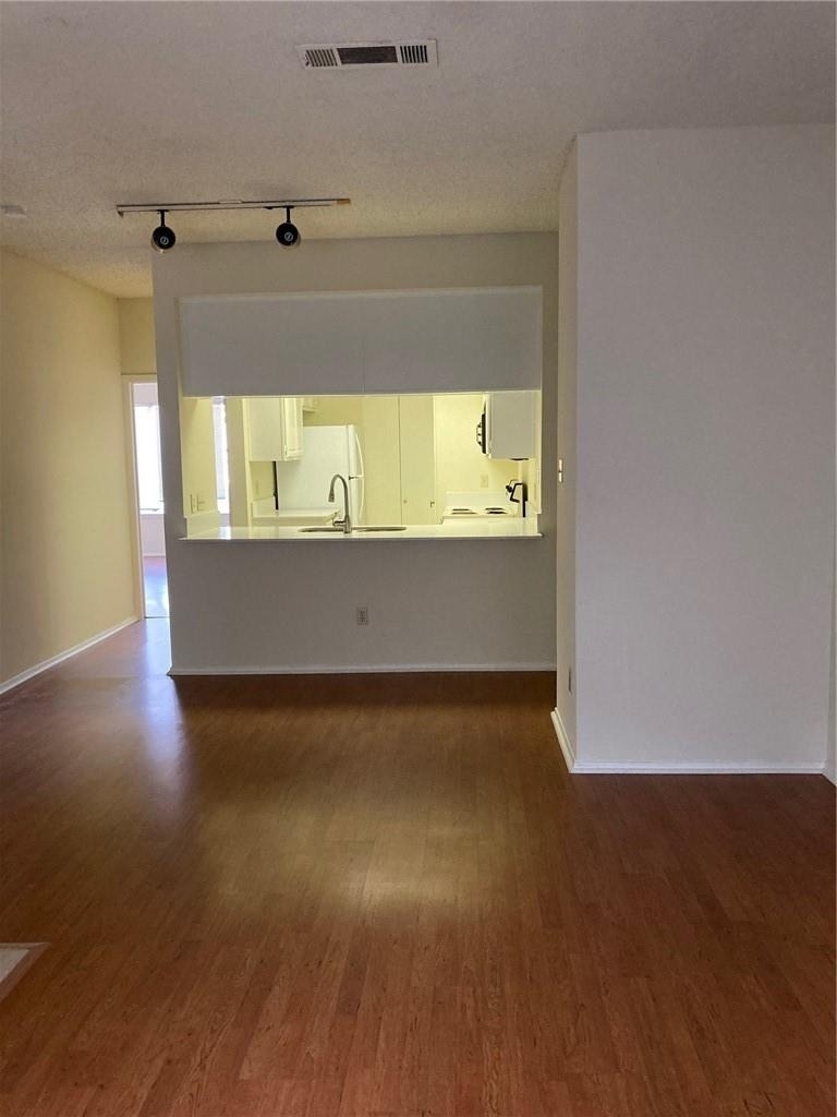 806 W 24th St - Photo 3