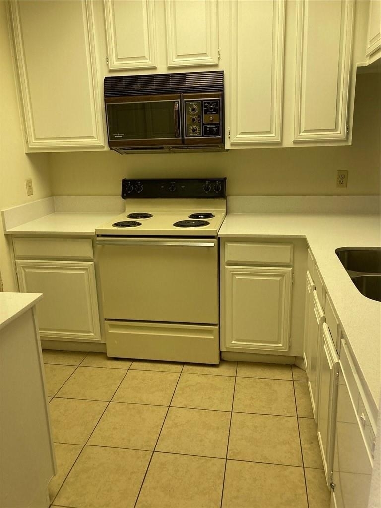 806 W 24th St - Photo 4