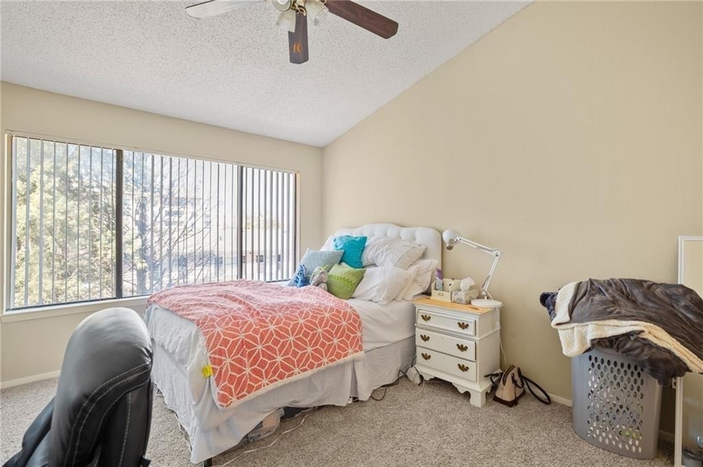 806 W 24th St - Photo 4