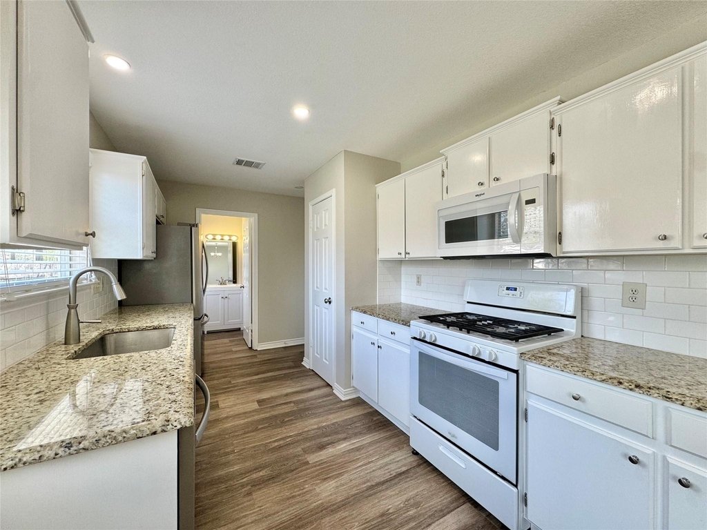 16502 Jadestone Dr - Photo 5