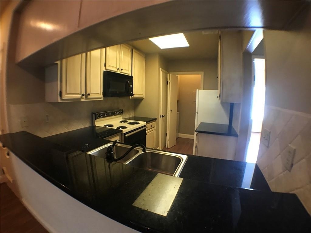 806 W 24th St - Photo 5