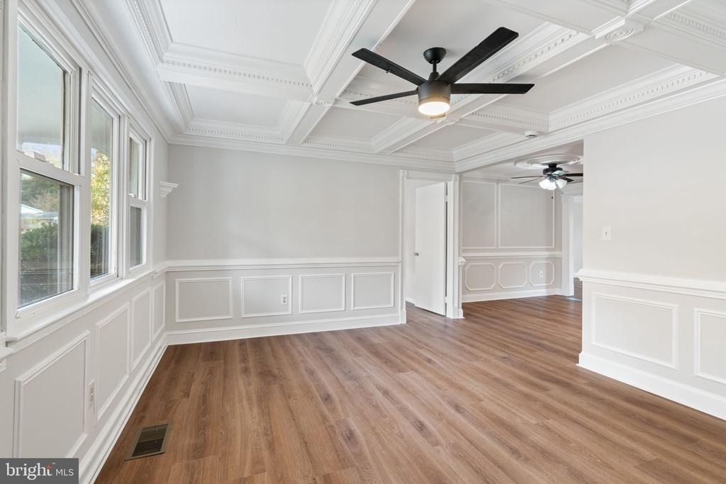4421 Kenwood Drive - Photo 5
