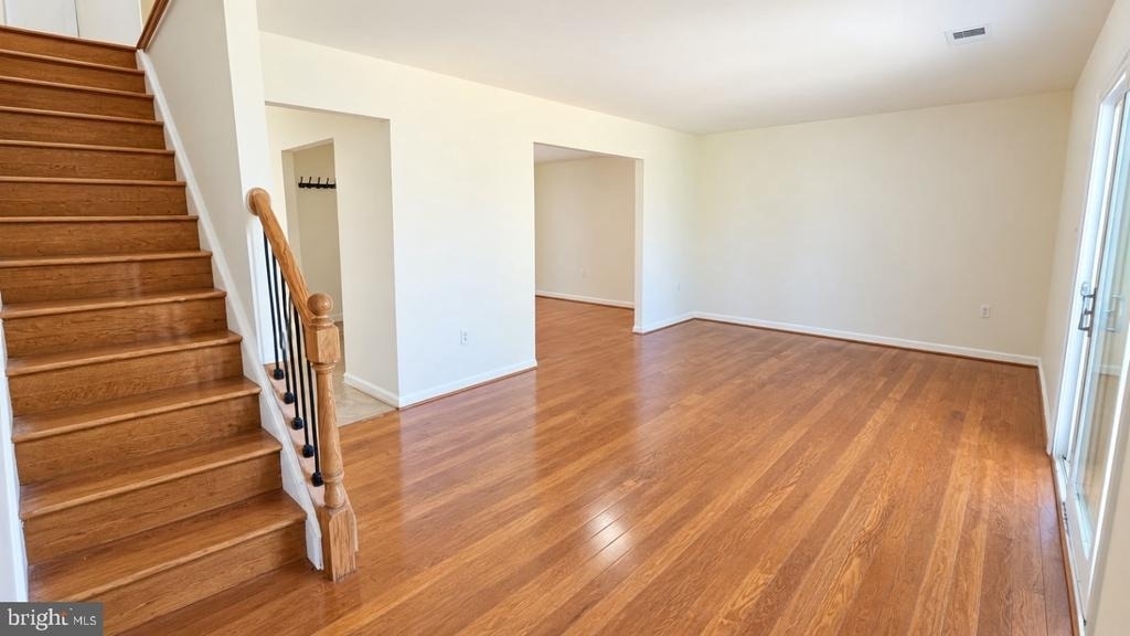 185 Meadows Lane Ne - Photo 9