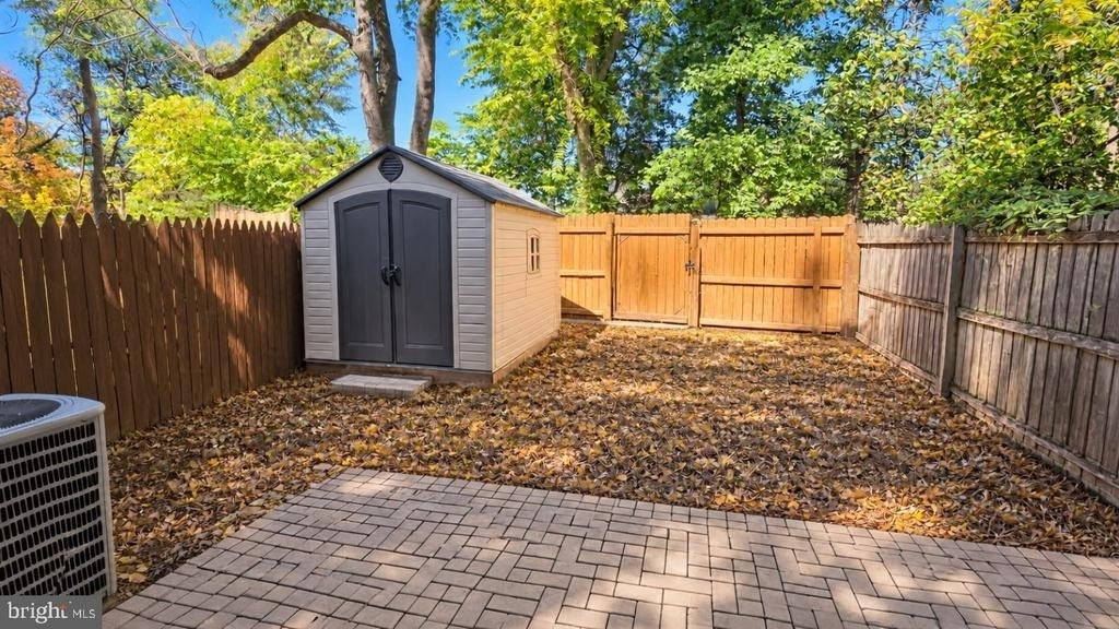 185 Meadows Lane Ne - Photo 3