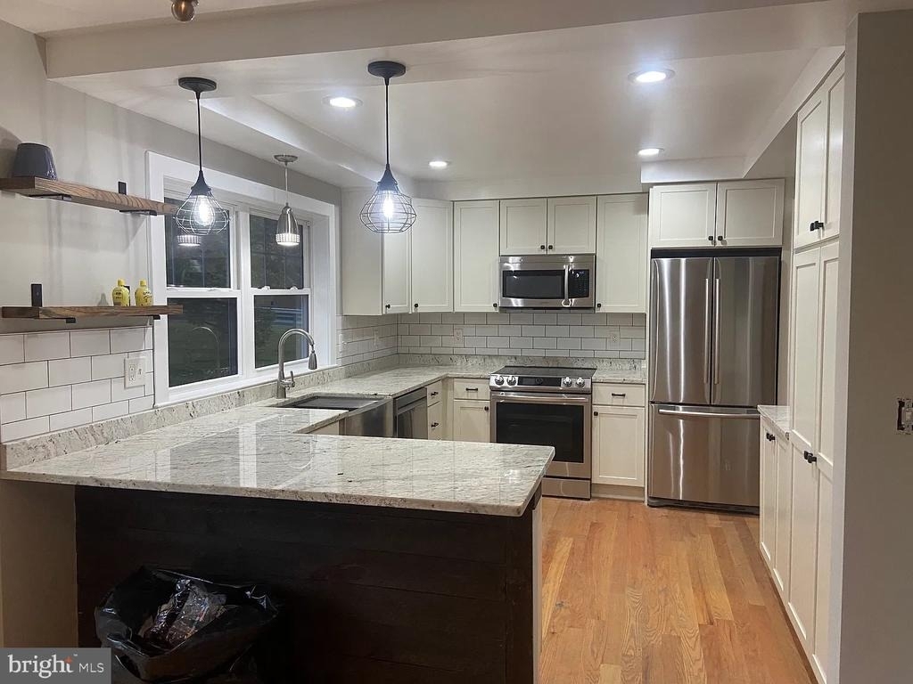 2300 Division Avenue - Photo 2