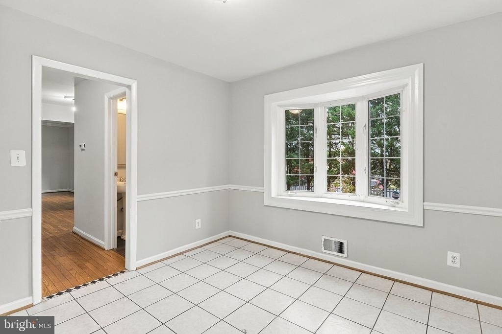 8614 Vernon Avenue - Photo 18