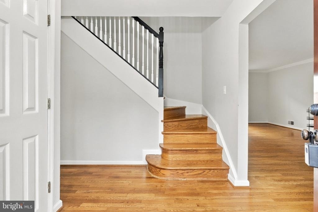 8614 Vernon Avenue - Photo 2