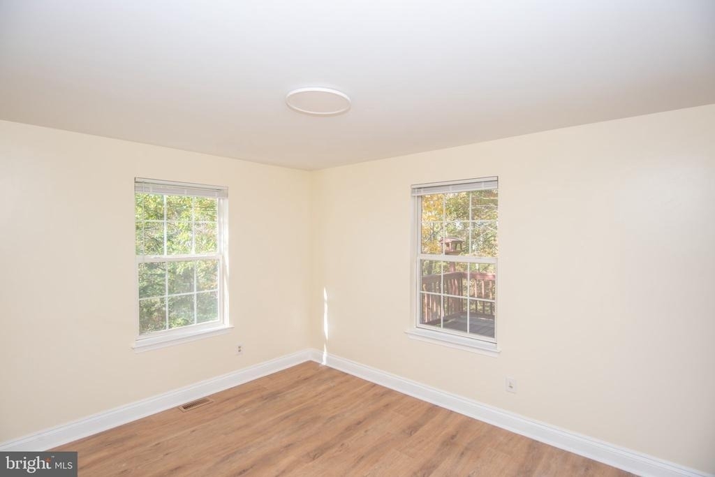 1262 Oxford Circle - Photo 5